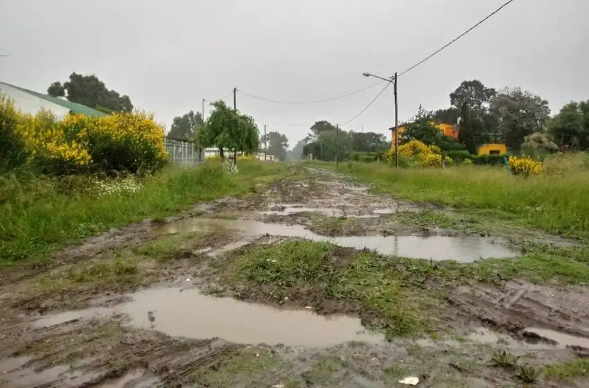 De norte a sur, la lluvia genera estragos en las calles de la ciudad