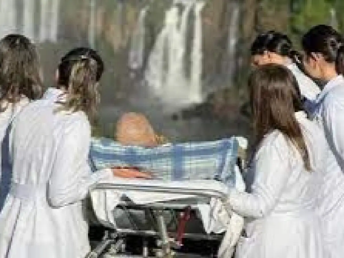 Un grupo de médicos llevó a un paciente con cáncer a las Cataratas del Iguazú para que pueda cumplir su sueño