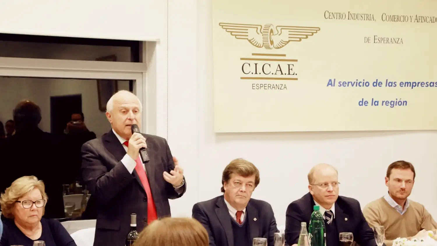 Lifschitz manifestó su confianza “en nuestros propios empresarios”