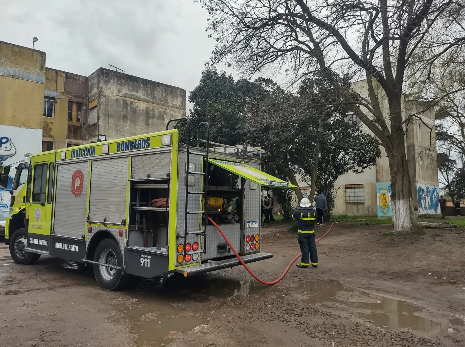 Las personas del edificio fueron autoevacuadas por precaución