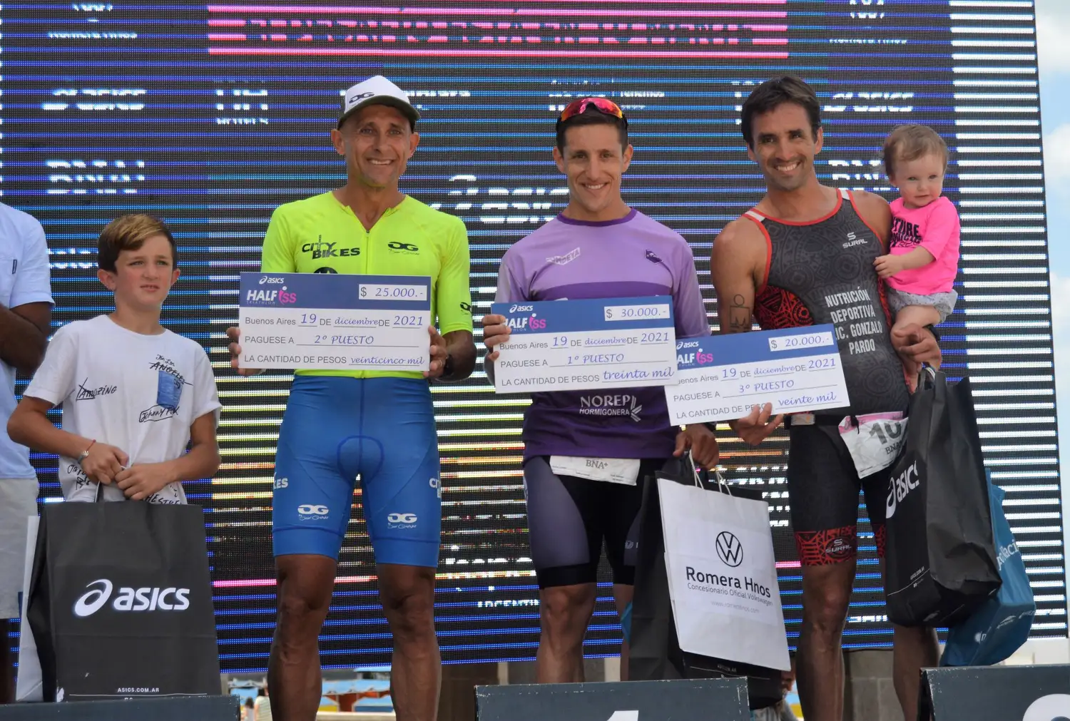 Leiro y Minaglia fueron los ganadores del Half Triathlon