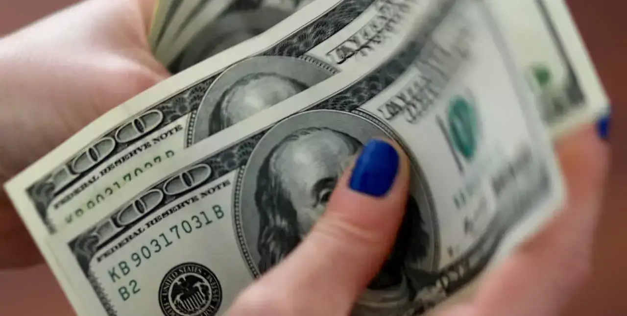 El dólar blue se dispara y toca los $ 550