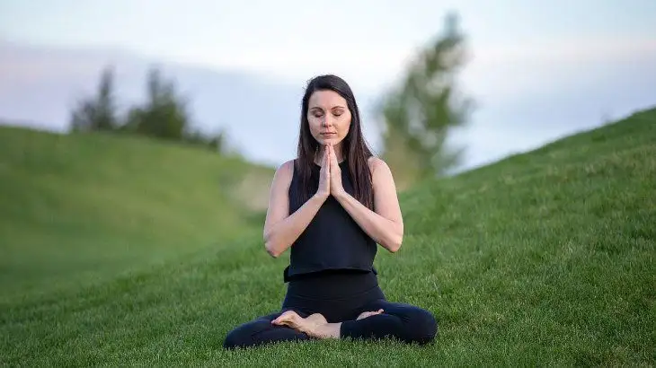 ¿Por qué recomiendan terminar el año meditando?