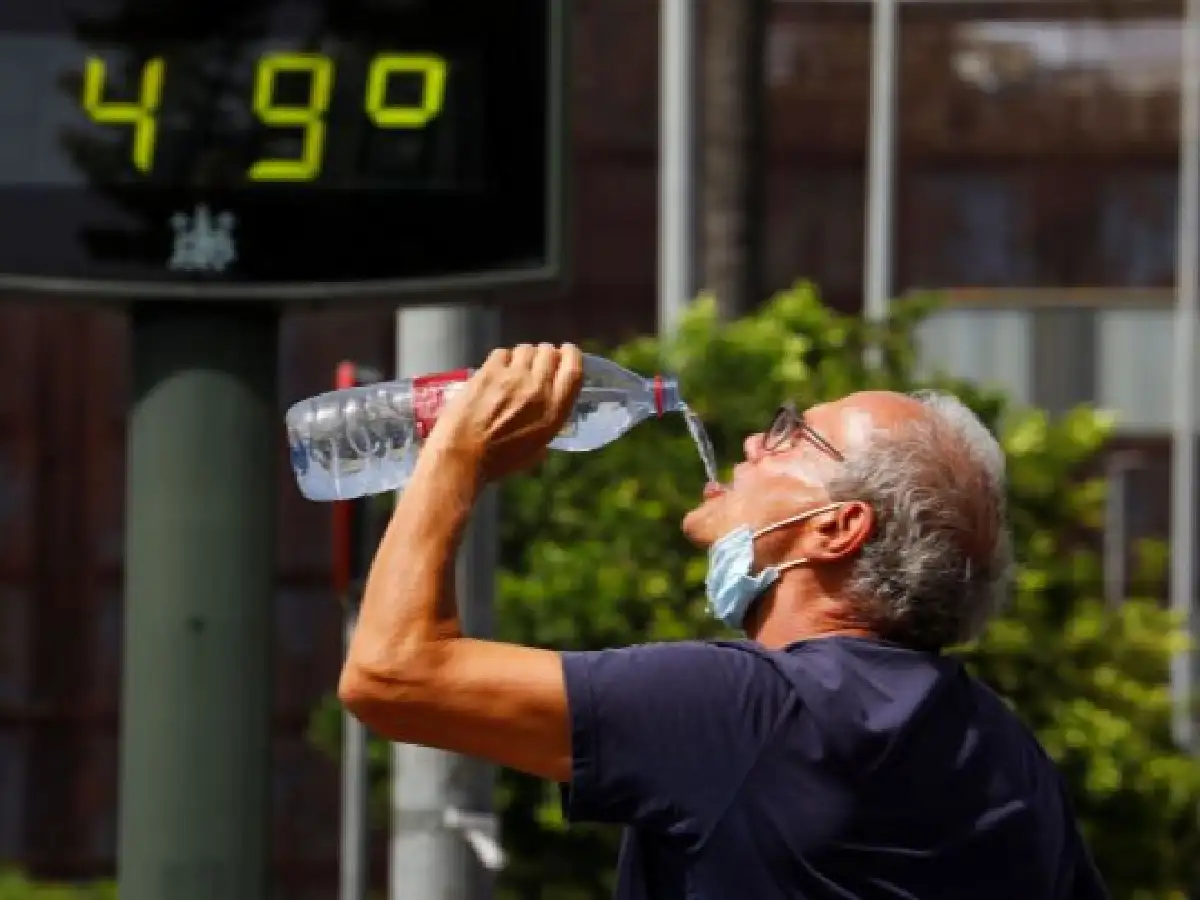 Sigue la ola de calor en Europa y persisten los incendios forestales