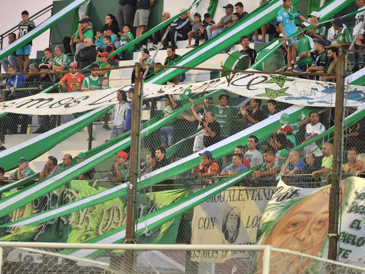 Sportivo - Libertad: Con público visitante