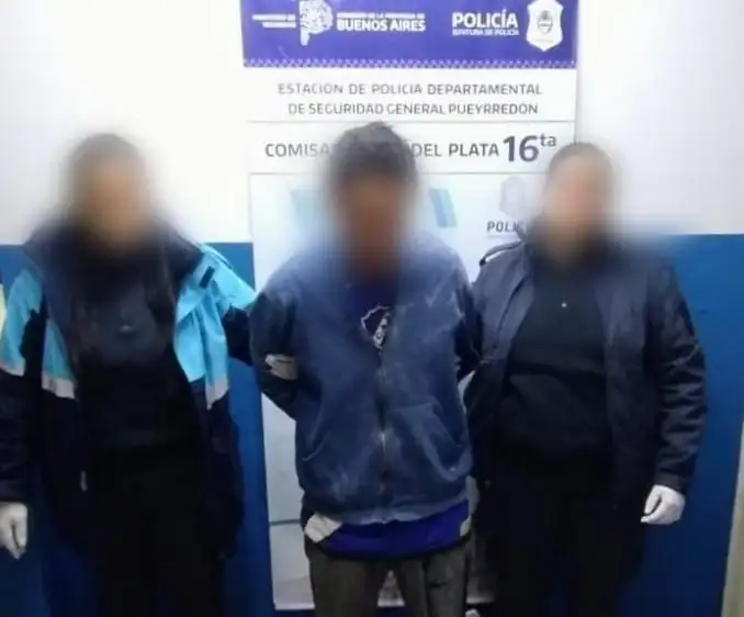 Con un cuchillo lesionó levemente a su hermano de 40 en la mano y amenazó de muerte a su madre, una mujer de 56.