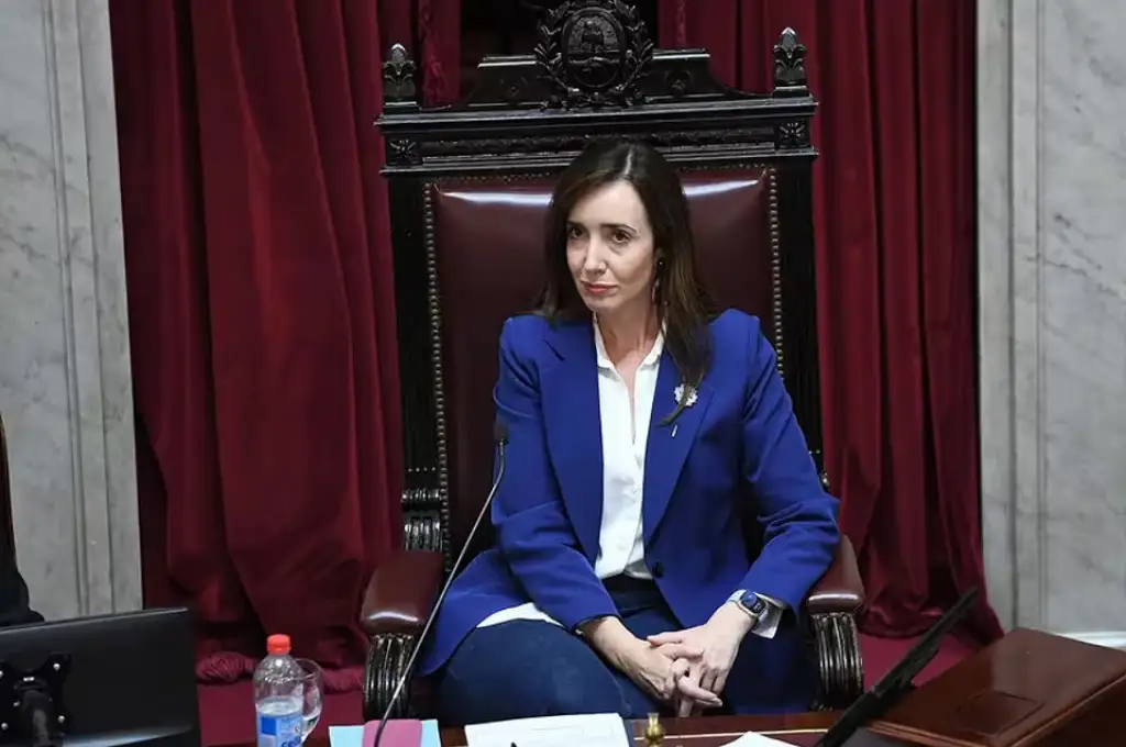La vicepresidenta de la Nación pidió que devuelvan sus bancas.