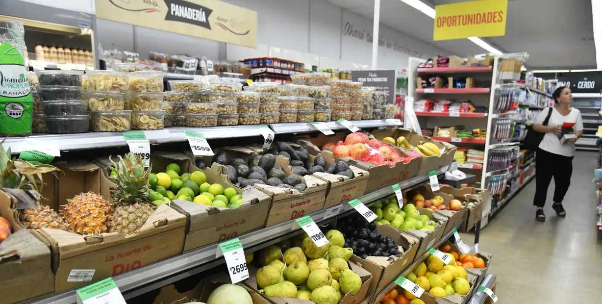 “Hay una gran disparidad de indicadores en este 2,2 %, que oculta algunos secretos como el 5,5% en hotelería y gastronomía y oculta el -0,8 por ciento en calzado e indumentaria"