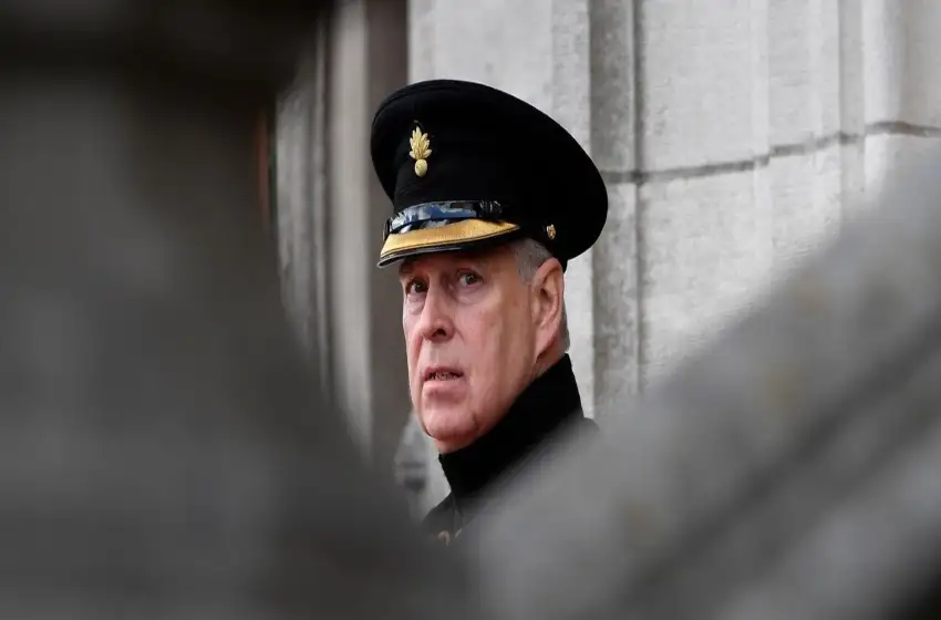 La Corona británica le quitó todos los honores militares al príncipe Andrés
