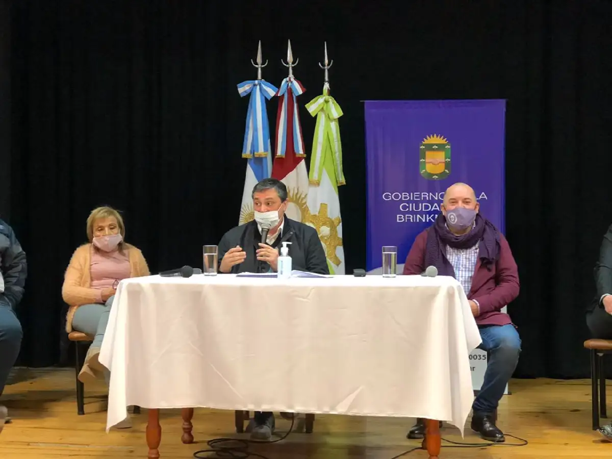 Brinkmann: municipio y veterinarios trabajarán juntos en control poblacional de mascotas            
