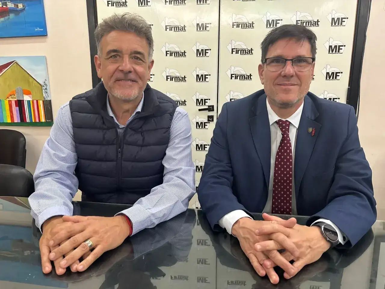 El ministro Goity junto al intendente Maximino oficializaron anuncios de gran relevancia para el desarrollo educativo. Foto: Municipalidad de Firmat.