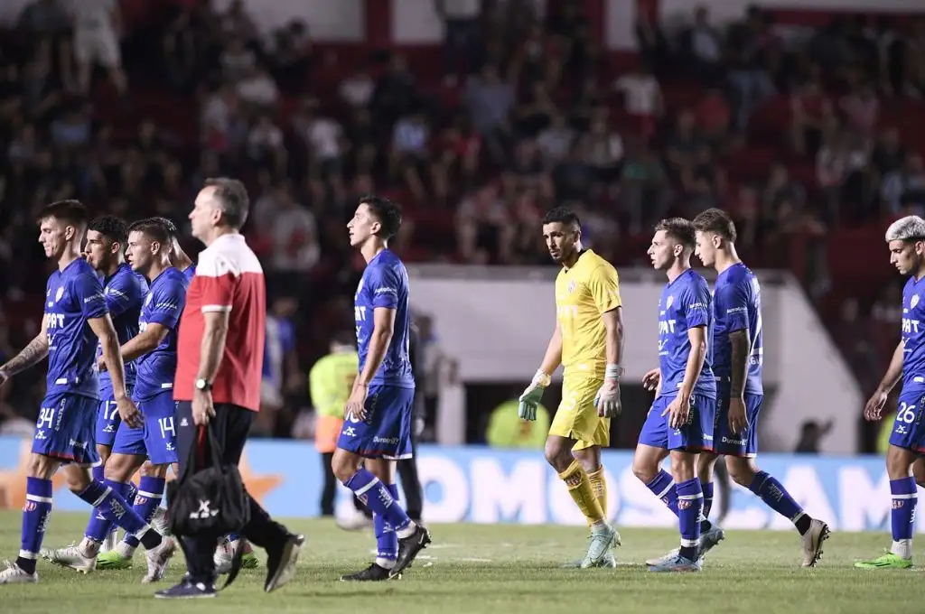 Unión perdió por goleada con Argentinos