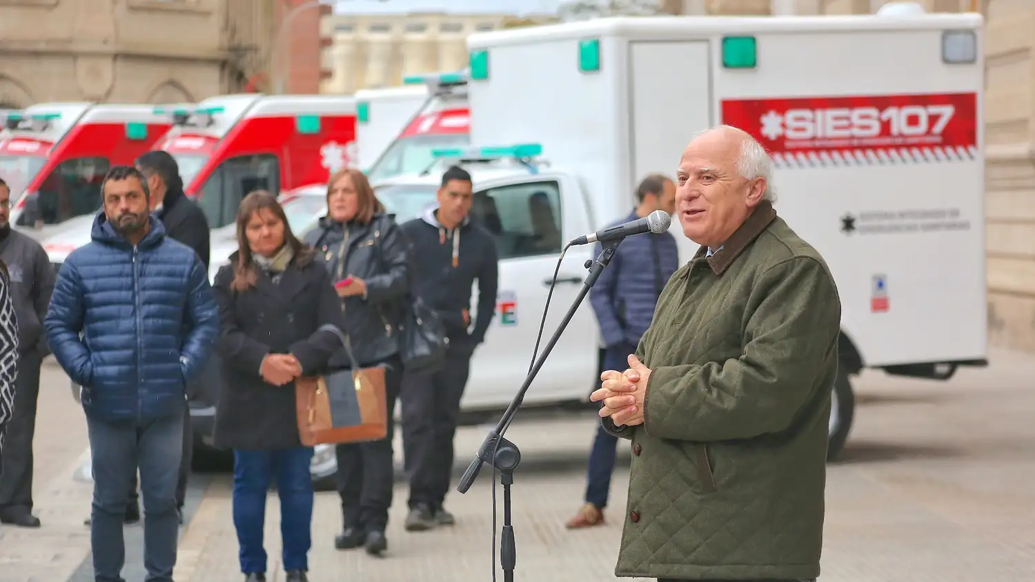 Lifschitz entregó 12 ambulancias para el centro norte de la provincia