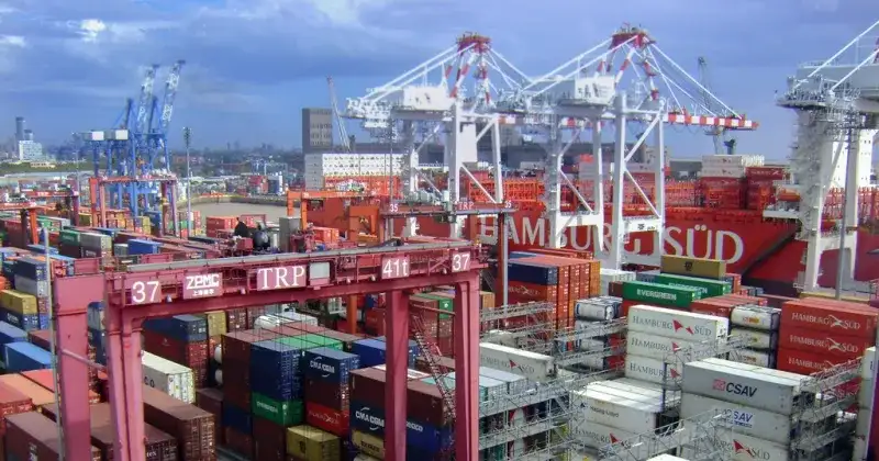 Los pro y los contra en el escenario del comercio exterior.