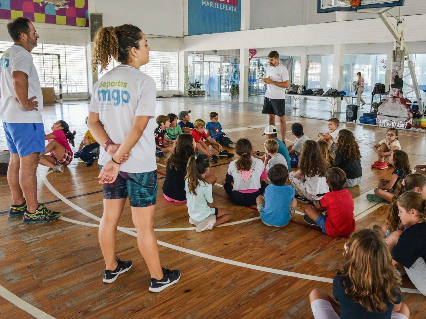 Las actividades son gratuitas, aunque quienes lo deseen pueden colaborar con un bono contribución.