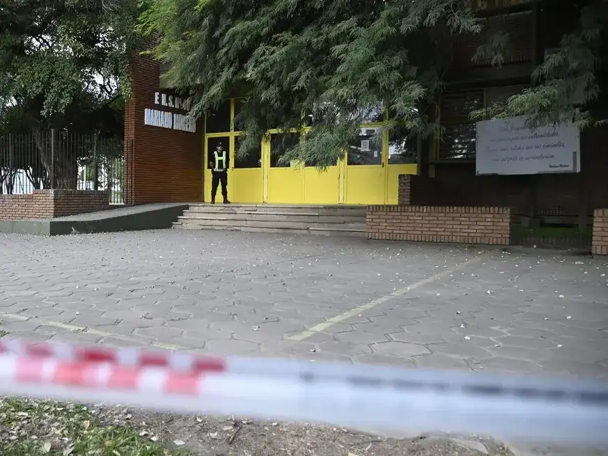 La escuela 40 seguirá cerrada por lo menos durante toda esta semana, a pedido del MPA. Crédito: El Litoral