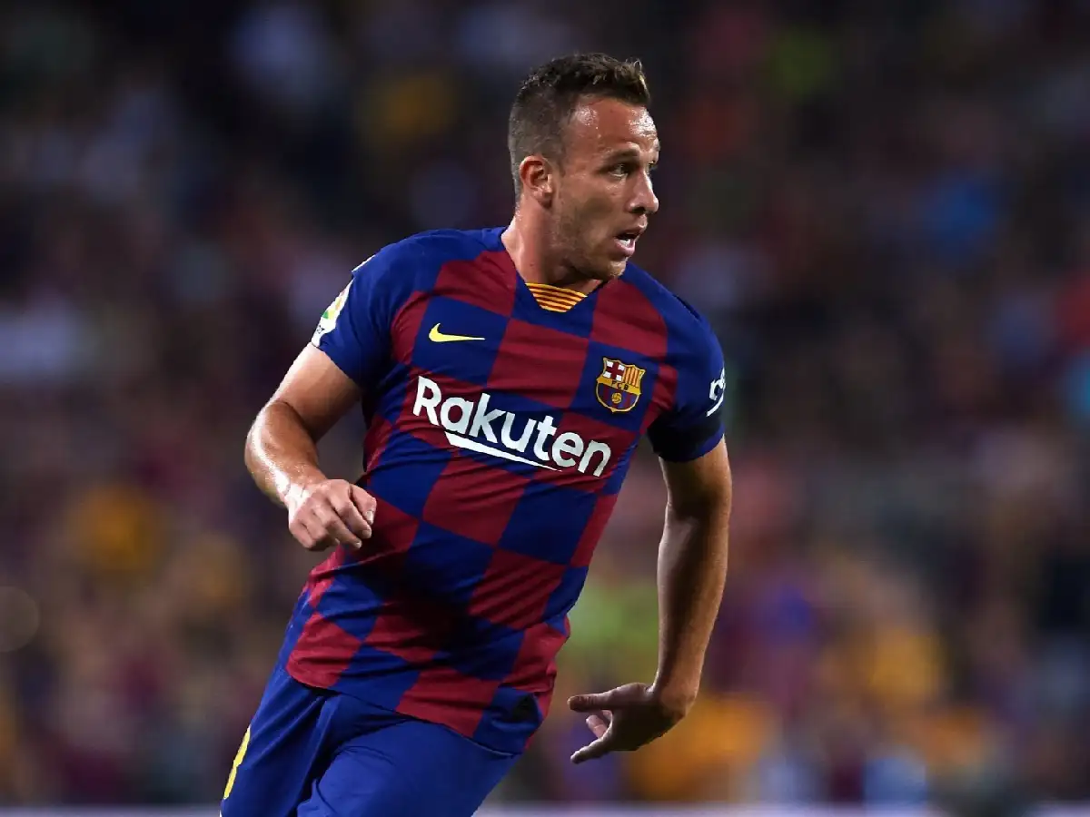 El brasileño Arthur llegó a Italia para los estudios médicos de Juventus