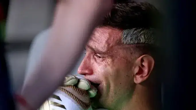 Dibu Martínez dejó un mensaje que preocupa a la Selección: "Es momento de dar un paso al costado"