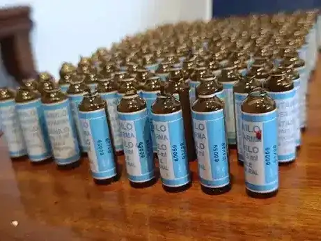 Ampollas secuestradas en el hecho que se investiga en la sureña localidad santafesina de Wheelwright. Foto: PFA