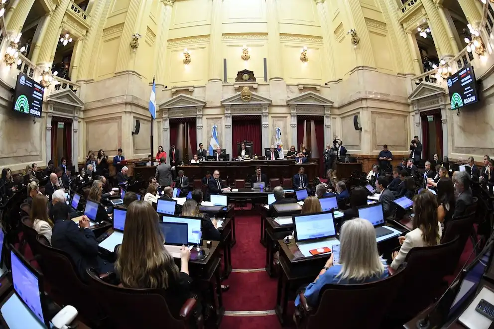 Reforma política: el Gobierno busca avanzar en el Senado mientras negocia los votos