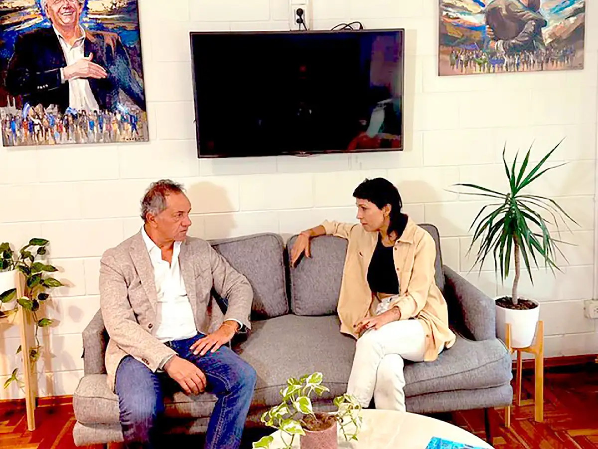 Scioli se reunió con una dirigente clave de La Cámpora y ya se muestra como candidato a presidente
