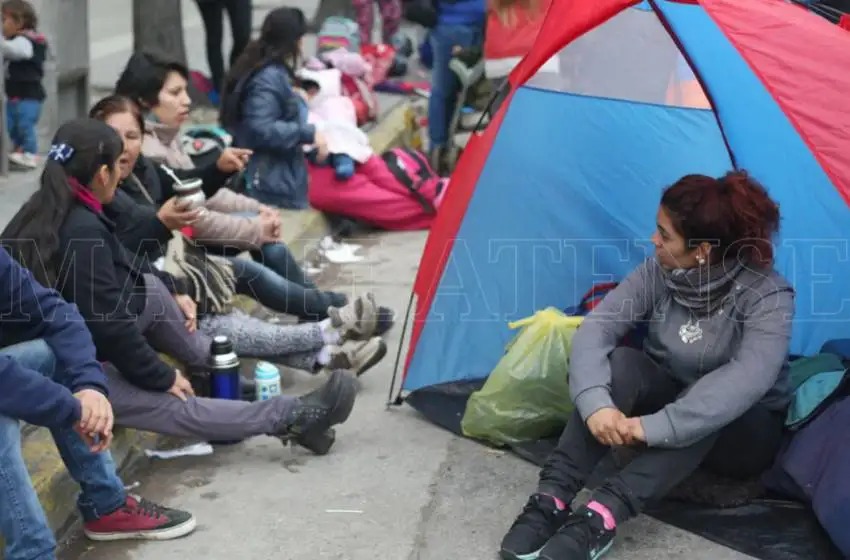 Acampe en Desarrollo Social: "Ellos no quieren acordar"