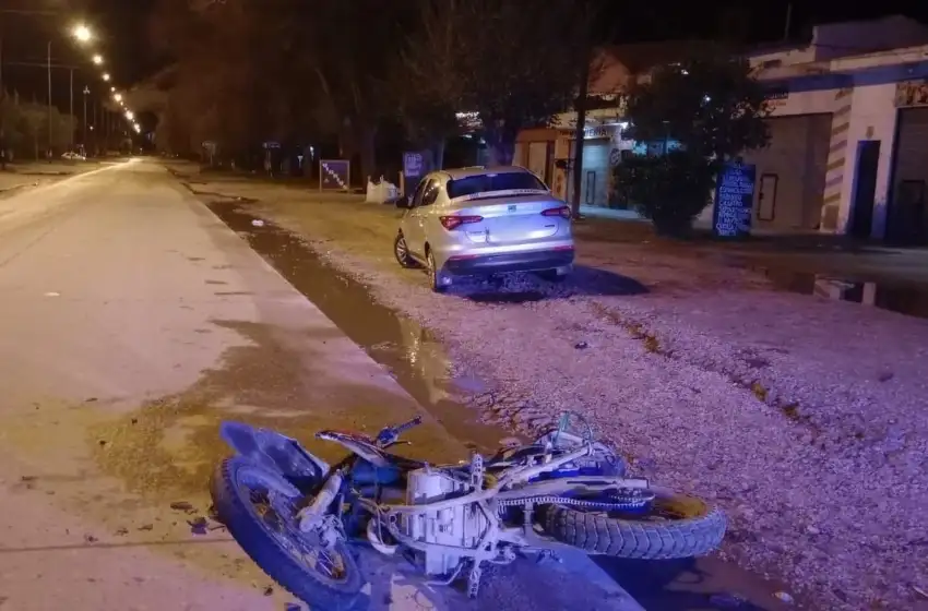 Motociclista alcoholizado chocó con un remis