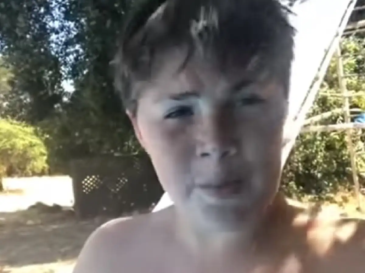 El nene del "funeral de Chimuelo" lanzó su carrera como youtuber