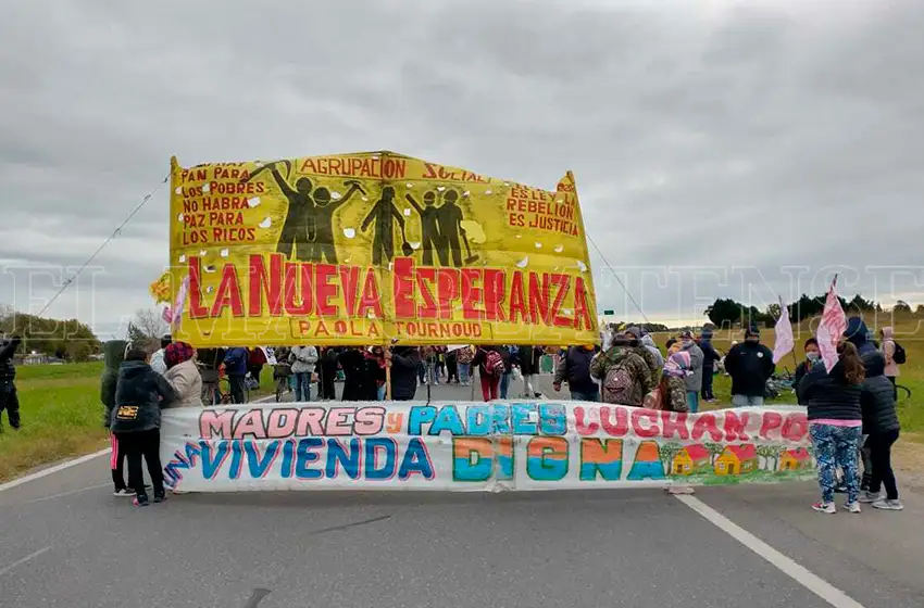 Cortan la ruta 226 y piden trabajo para los barrios de Mar del Plata