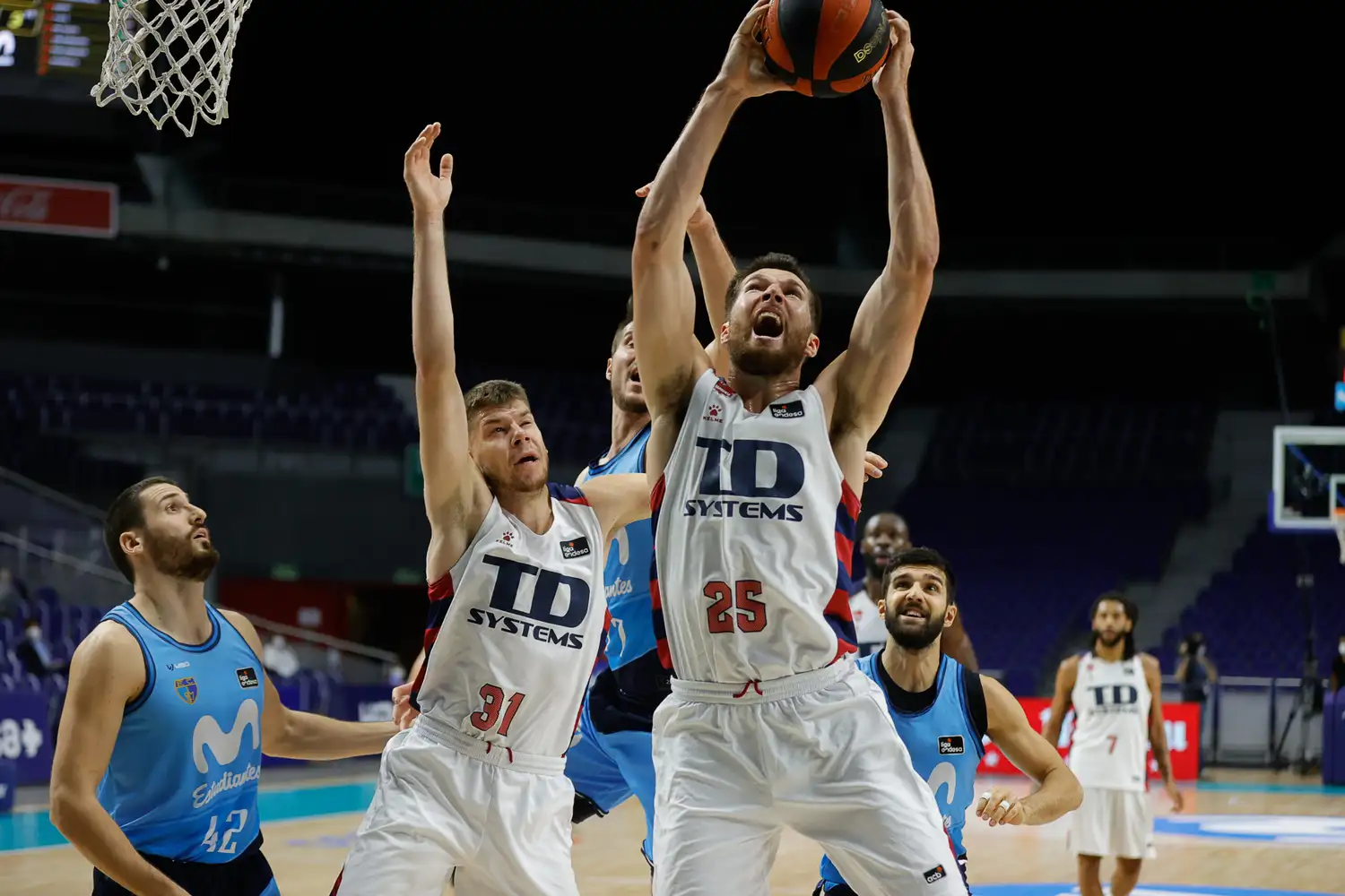 Otro triunfo agónico de Baskonia