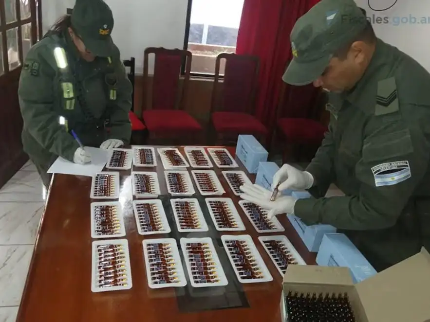 Desarticularon una banda que trasladaba fentanilo y otras drogas a través de encomiendas a varias provincias
