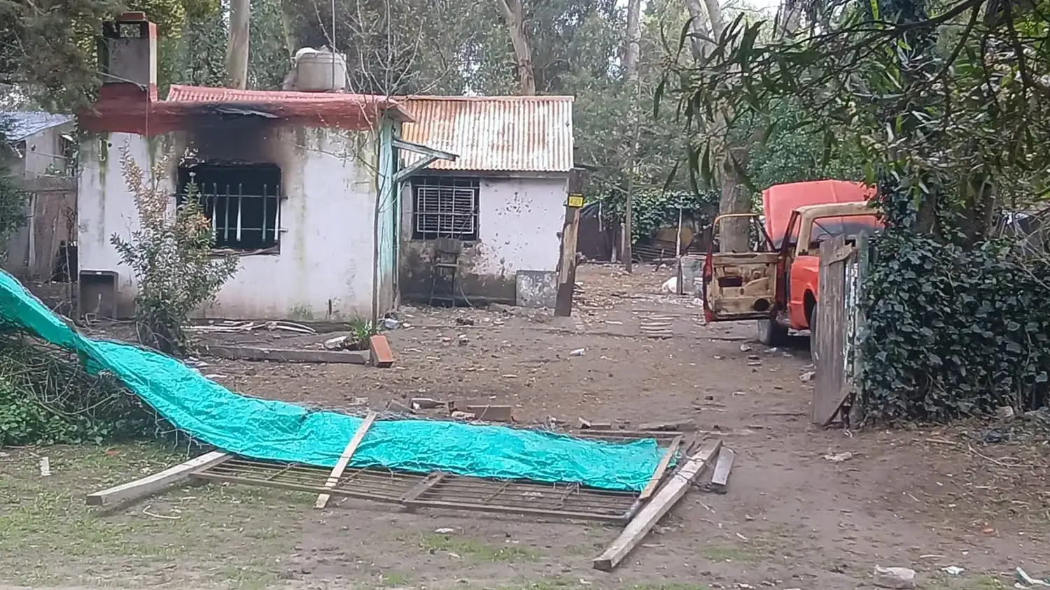 Las Dalias: denuncian a una familia por una escalada de violencia, amenazas y robos