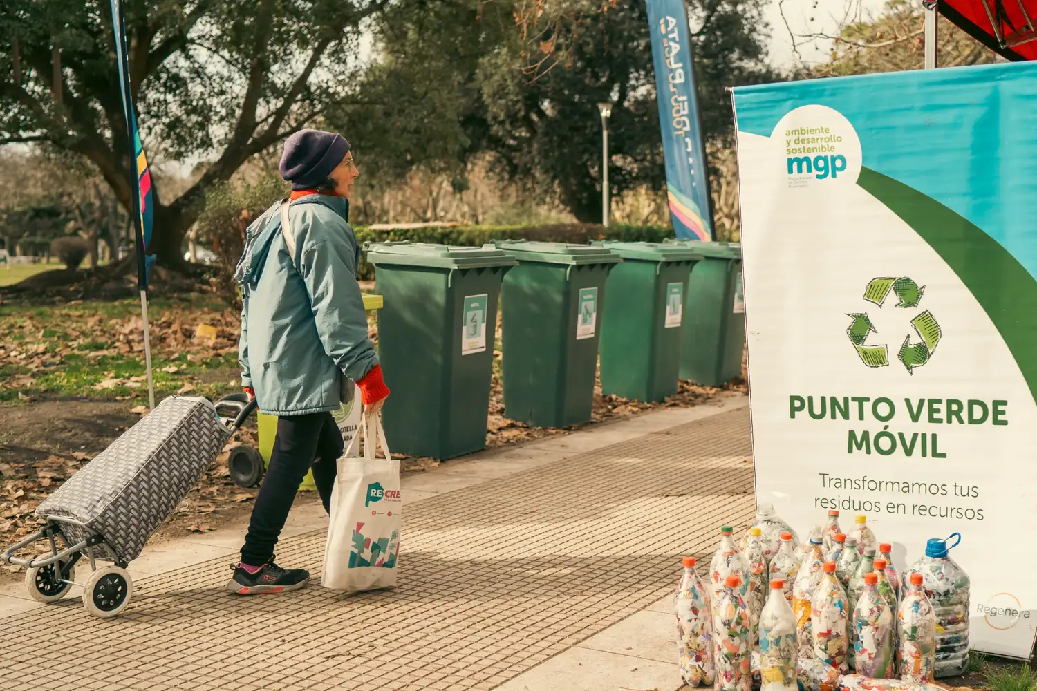 Los vecinos participantes se llevarán un plantín. Durante le resto de julio, también pasará por las plazas España, San Martín y Rocha.