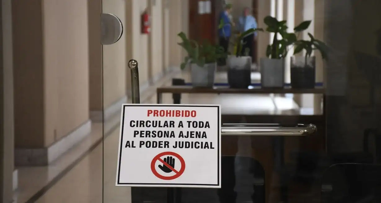 Este verano habrá más actividad de la habitual en el subsuelo de los tribunales de Santa Fe donde tendrán lugar 8 juicio orales durante enero. Crédito: Flavio Raina