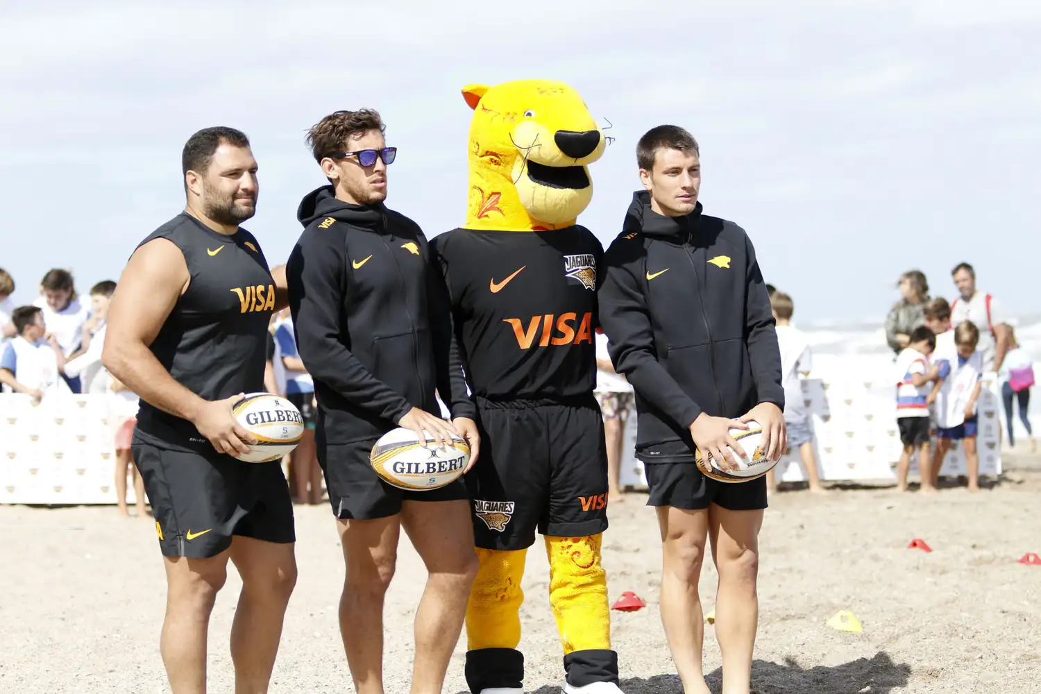 Multitudinaria clínica de Los Jaguares en Mar del Plata