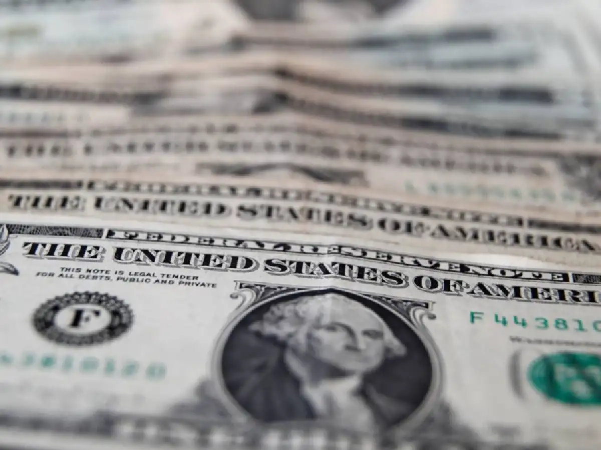 Los bancos continúan sin vender dólares