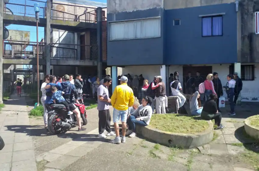 Suspendieron temporalmente el desalojo de una familia en el barrio Centenario