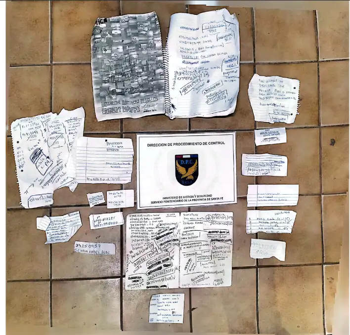 Las anotaciones que incautaron en la vivienda.
