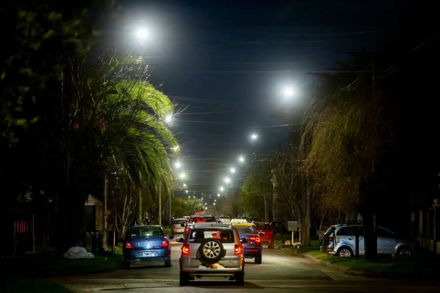 A 45 días del inicio del programa, las cuadrillas municipales ya concretaron más de 1700 recambios de luminarias.