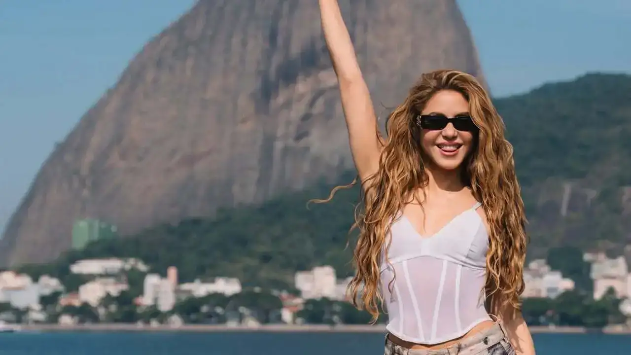 La colombiana mostró la multitud que la espera en la playa de Copacabana