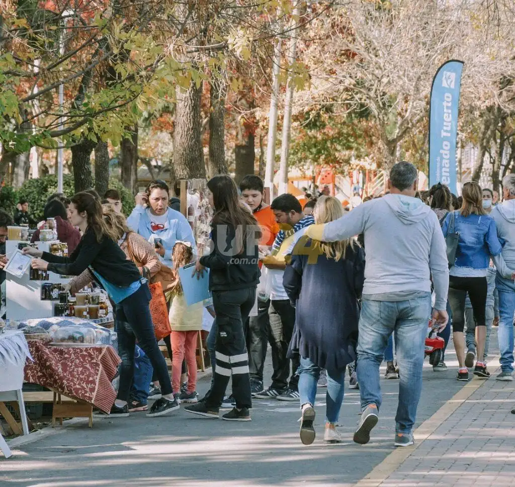 El domingo, la feria municipal vuelve a su tradicional espacio del Parque Municipal   