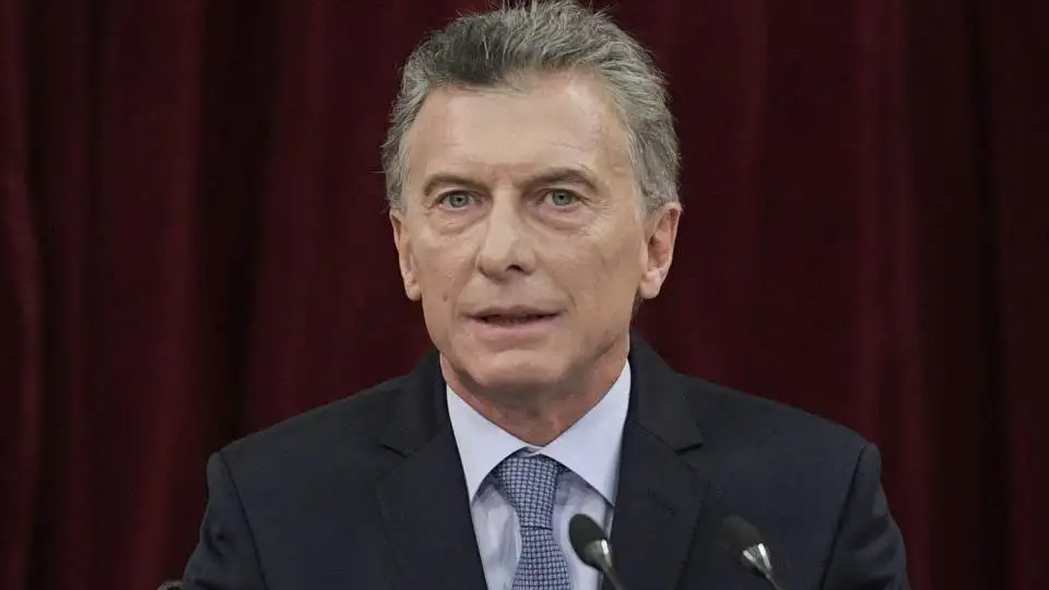 Macri se cruzó con la oposición y anunció un aumento de la AUH