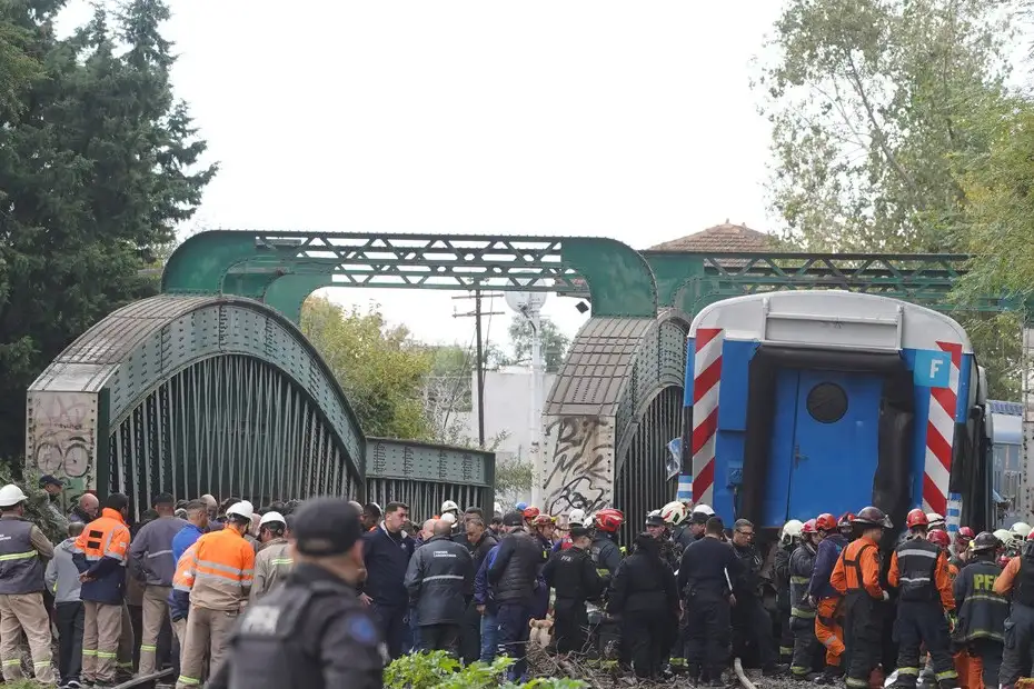 La Justicia investiga qué pudo haber motivado el choque de trenes.
