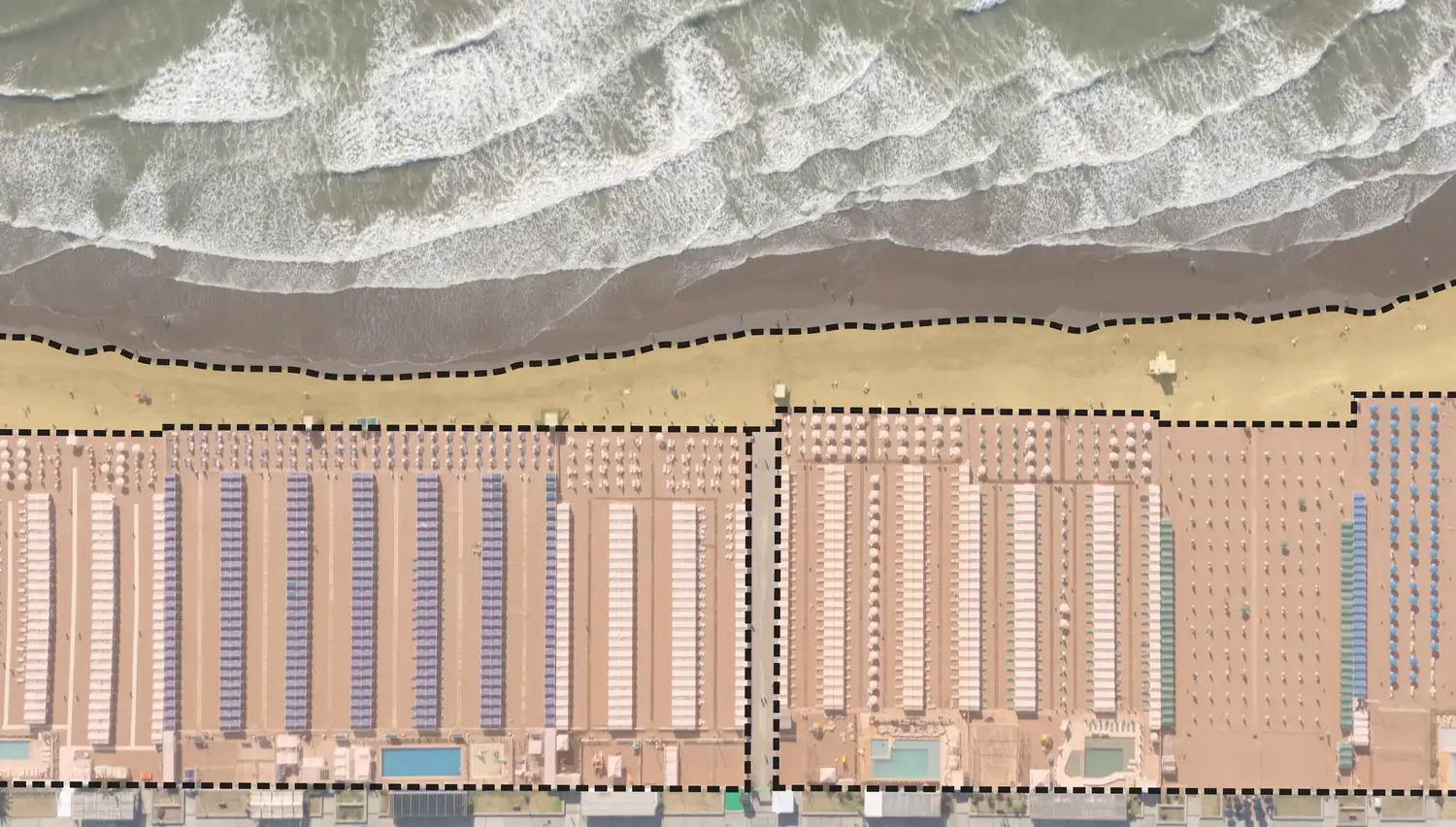 El gráfico muestra el poco espacio que queda para las playas públicas en zonas de Mar del Plata.