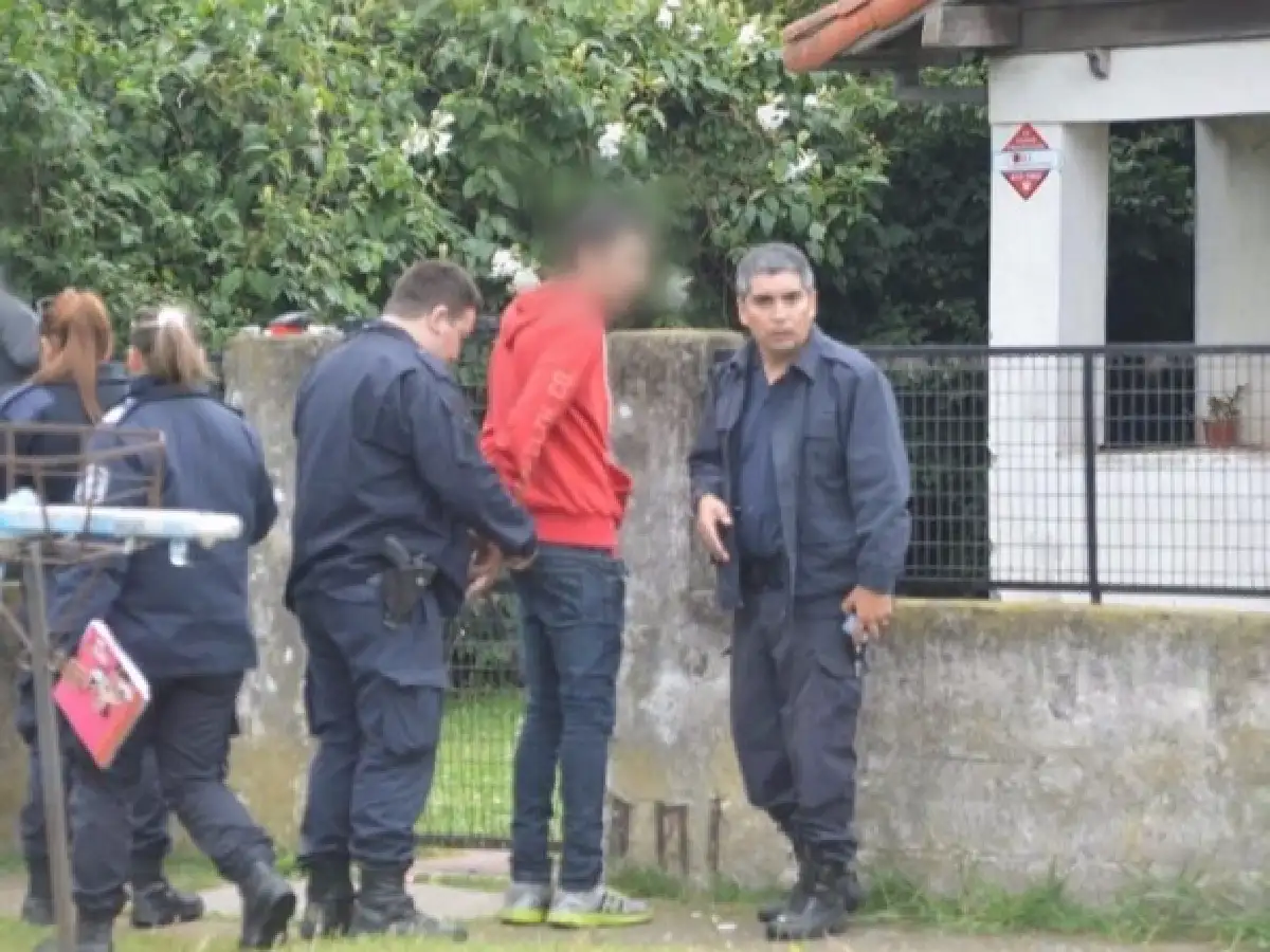 Detienen a suboficial del Ejército por  atropellar a un hombre: la víctima fue  encontrada debajo del auto estacionado