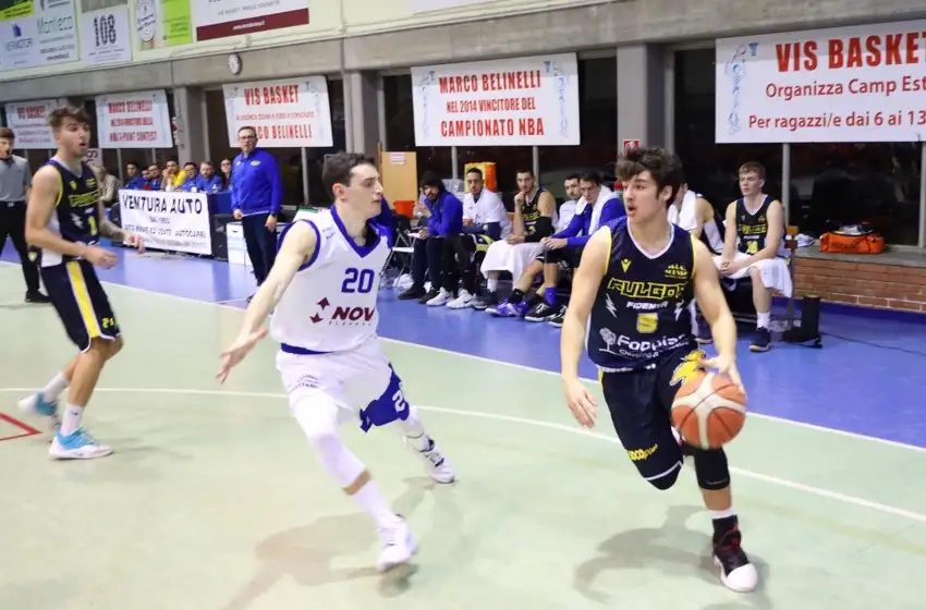 Juega al básquet en Italia y le cancelaron el vuelo de regreso a Argentina: "Sólo quiero ver a mi familia"