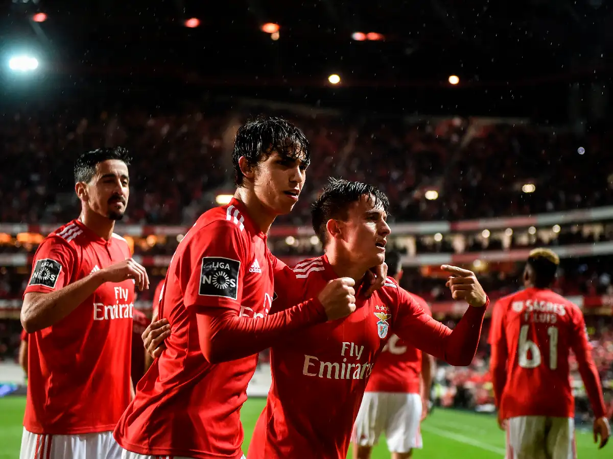 Benfica goleó con gritos argentinos