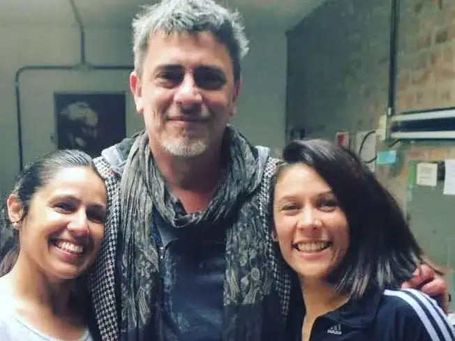 Ya en Venado, Javier Daulte junto a integrantes del Galpón.