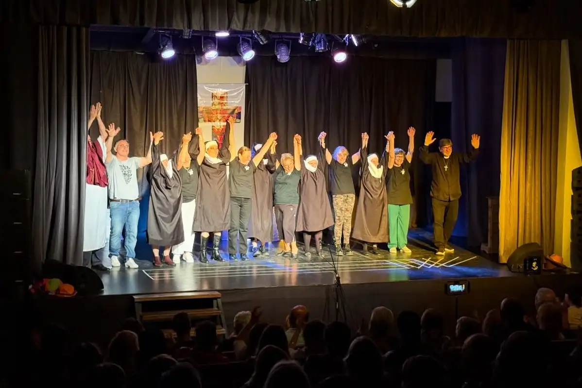El fin de semana las salas teatrales de Mar Chiquita mostraron un lleno absoluto.