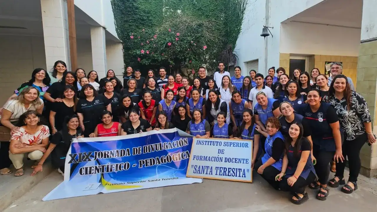 Medio siglo de formar docentes: el nivel superior del Santa Teresita de Balnearia cumple 50 años